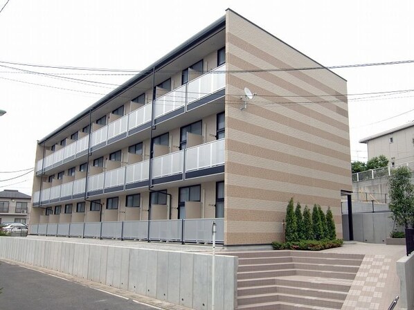 レオパレスバロンの物件外観写真